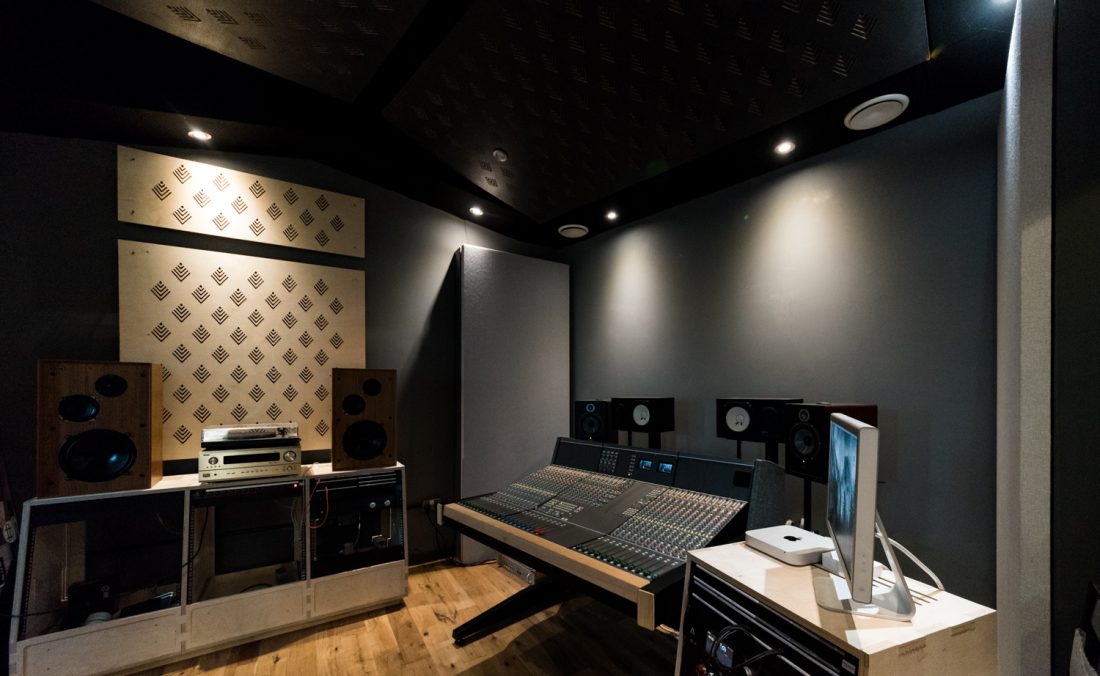 Fat Tone Studios, Recording Studio Peterborough, Music Studio Peterborough, Music Photographer Peterborough, Commercial Photographer Peterborough